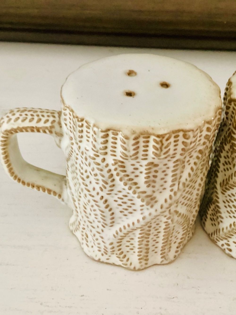 Vtg sweater-textured salt & pepper shakers Set Cream Cable Knit Studio Pottery - Picture 7 of 13